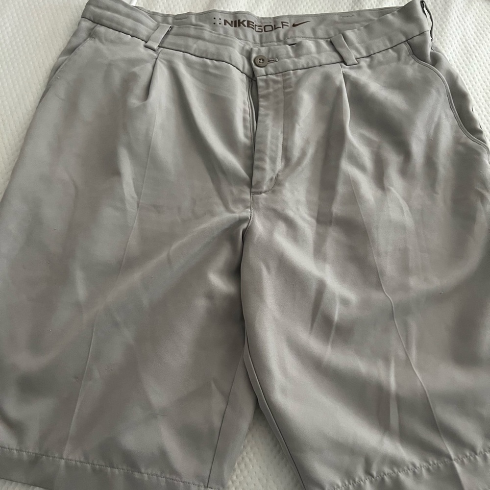 Nike golf shorts-mens